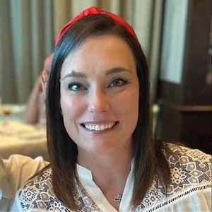 Meet your Posher, Cynthia